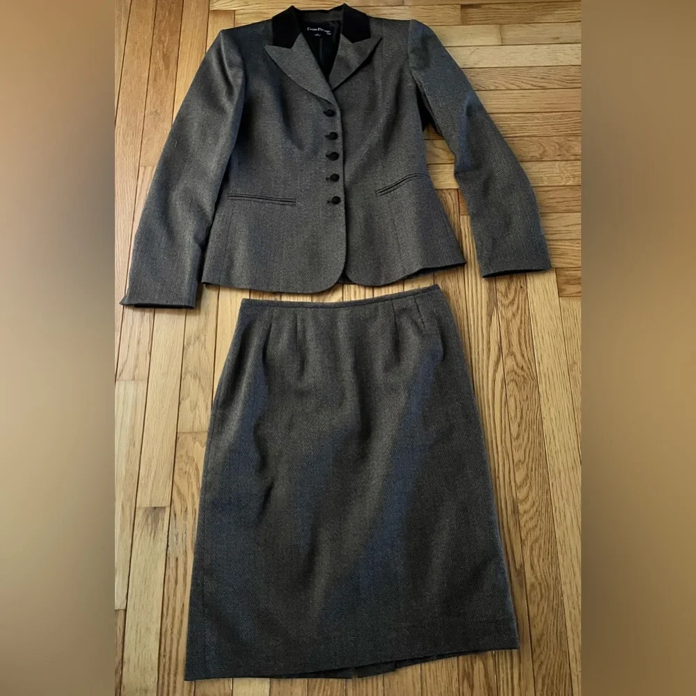 Evan-Picone brown suit, fitted 5-button blazer with straight midi skirt, size 6 - Picture 2 of 9